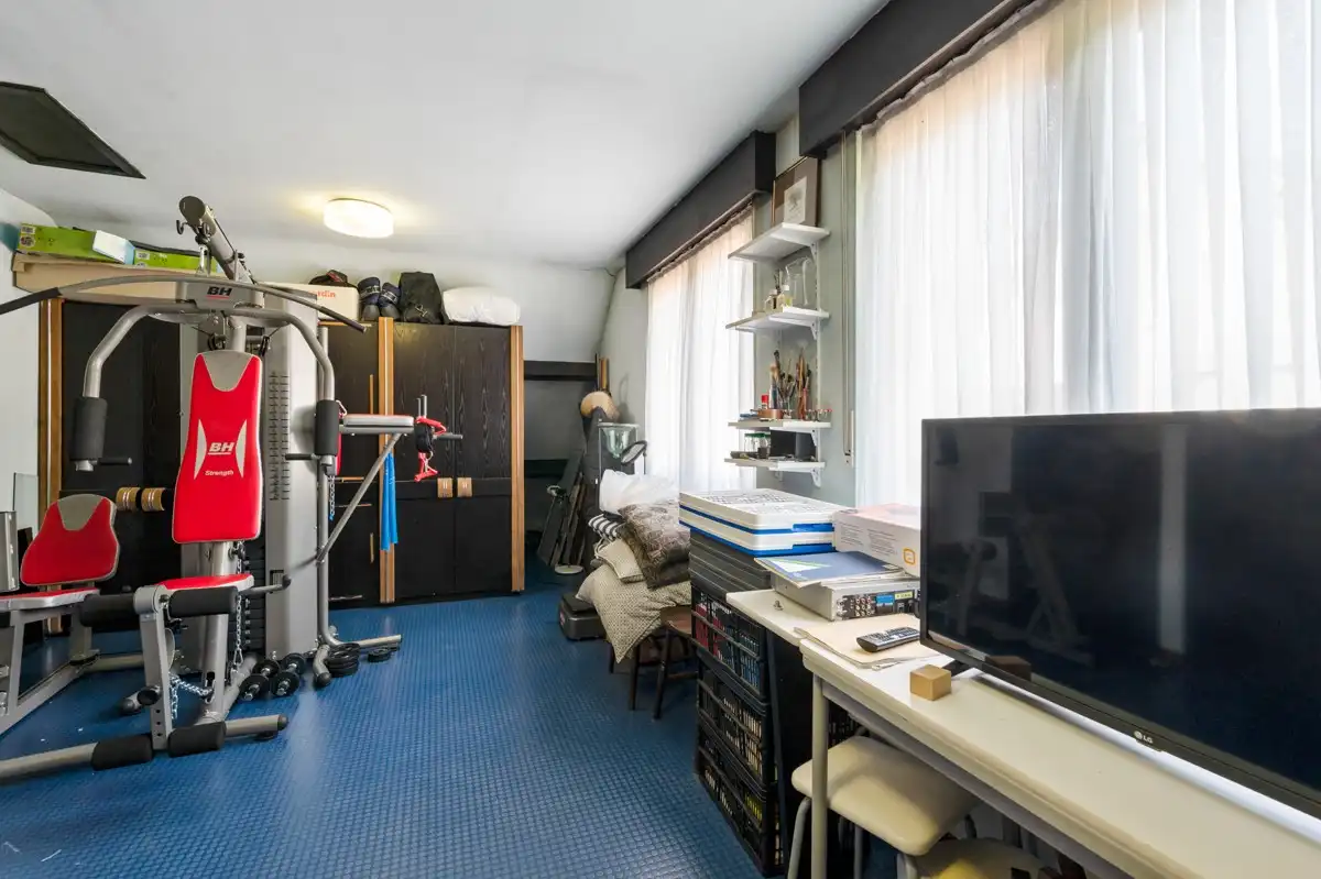 Ruime gezinswoning op 1135 m² met mogelijkheid tot 5 slaapkamers vlakbij het centrum van Zoersel. foto 16