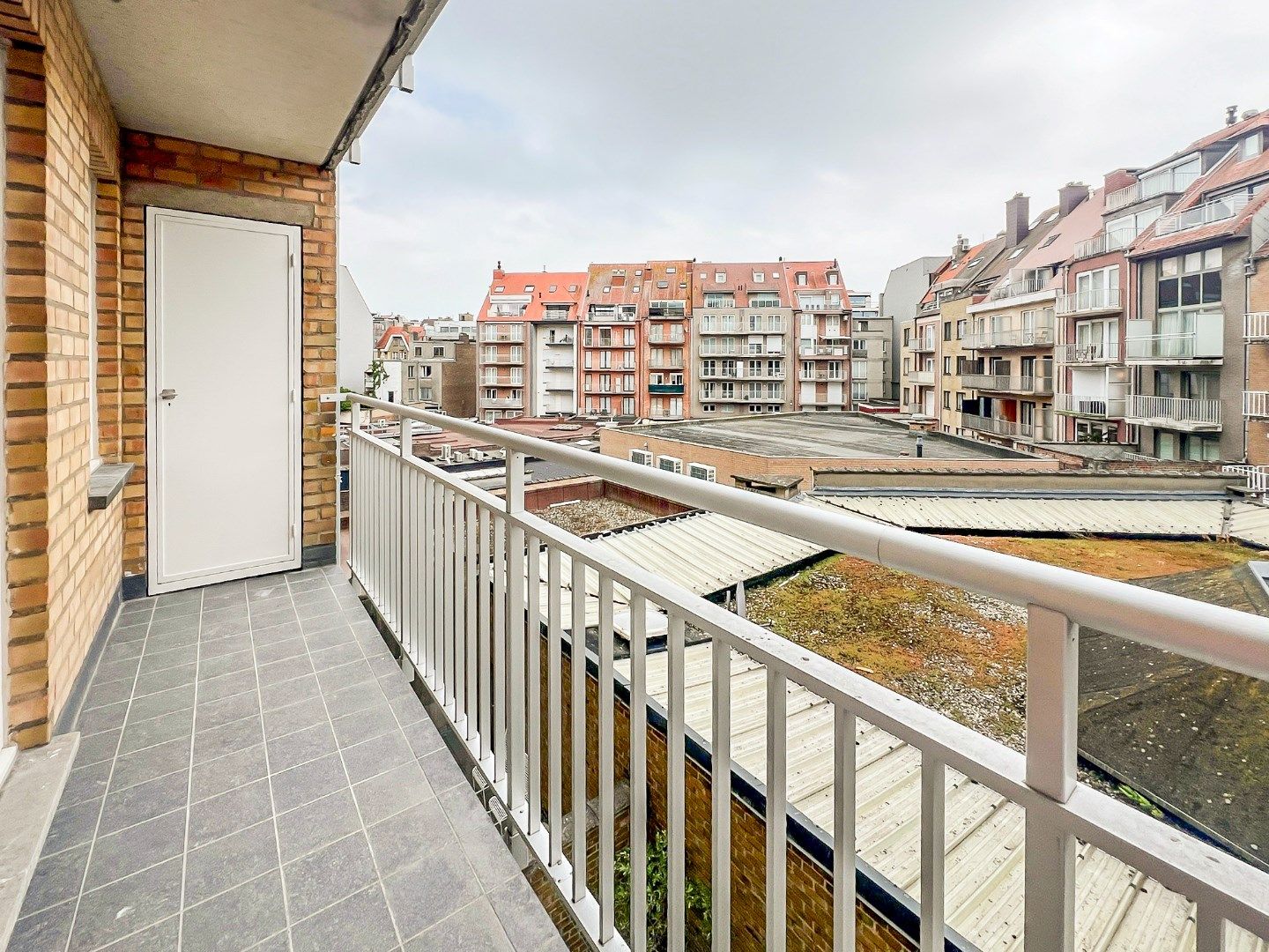Aangenaam en zonnig  2 slaapkamer appartement in de Lippenslaan, nabij het Van Bunnenplein en de zeedijk.  foto 10
