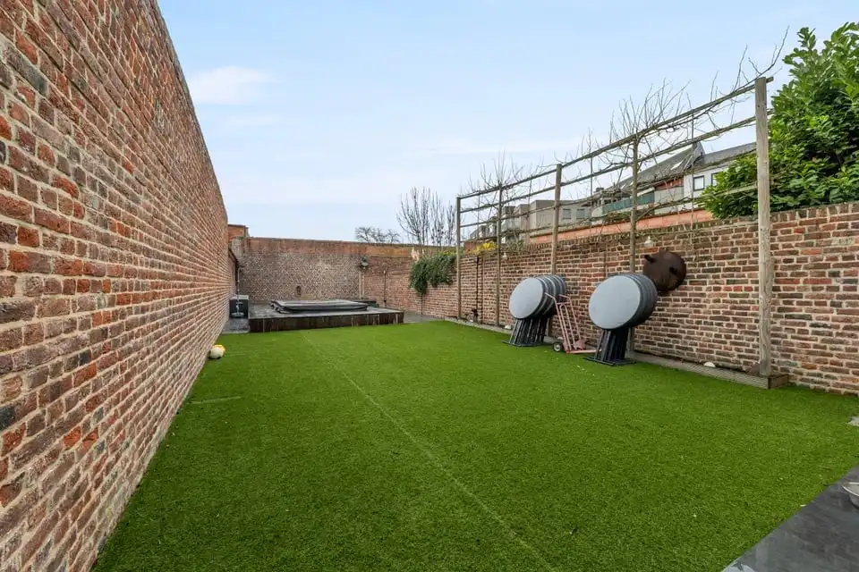 EXCLUSIEF HERENHUIS MET LUXUEUZE AFWERKING IN HET HART VAN SINT-TRUIDEN foto 28