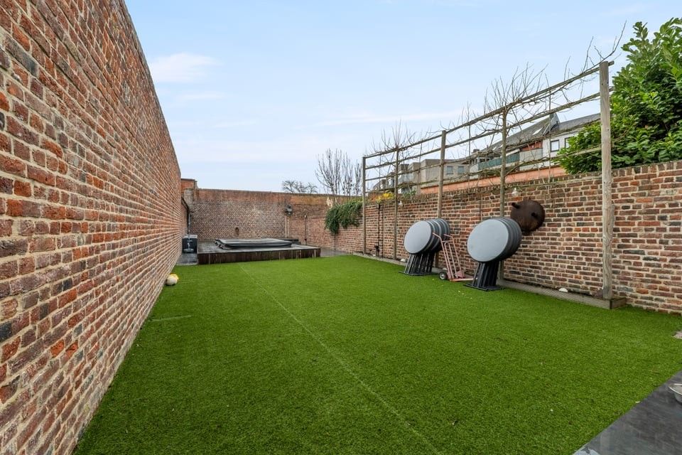 EXCLUSIEF HERENHUIS MET LUXUEUZE AFWERKING IN HET HART VAN SINT-TRUIDEN foto 28