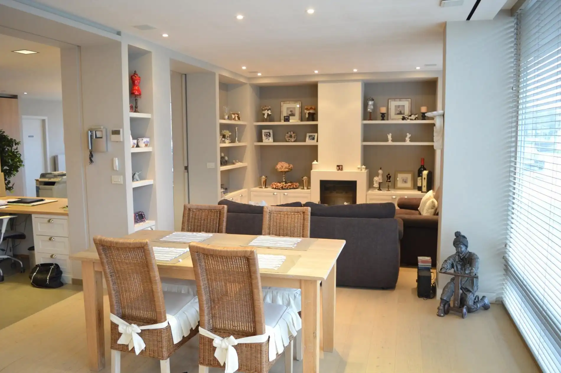 Schitterend ingerichte kantoorruimte op een top locatie in Gullegem foto 9