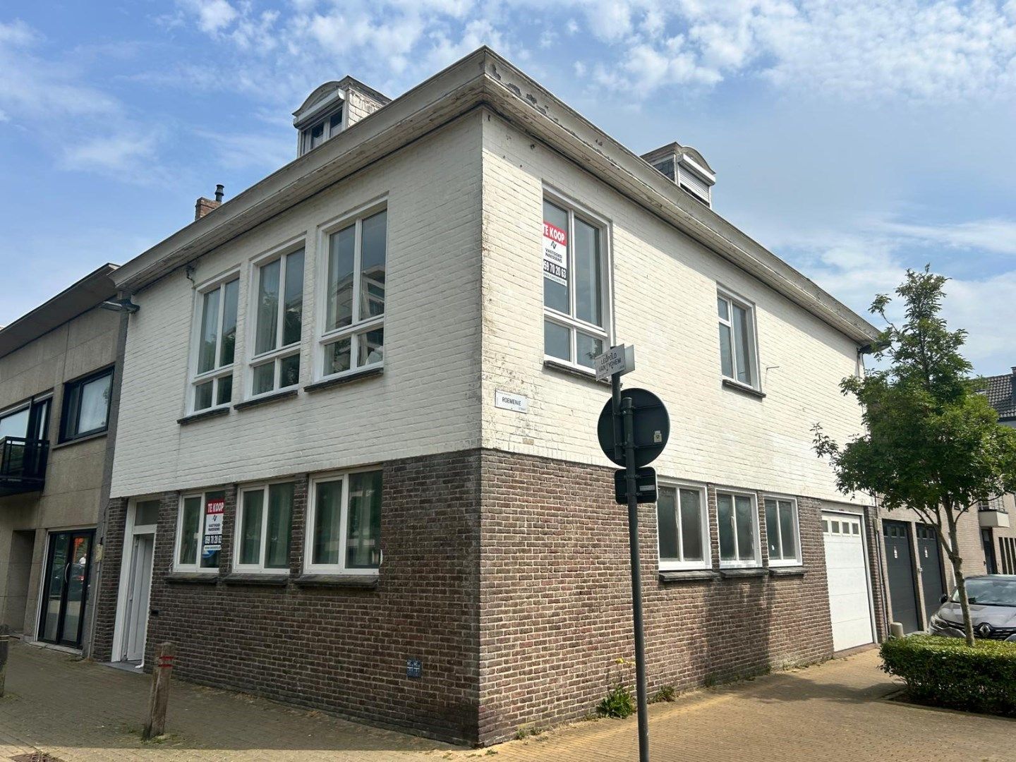 HOEKWONING MET 5 SLPK - INPANDIGE LOODS- GARAGE EN TERRAS foto {{pictureIndex}}