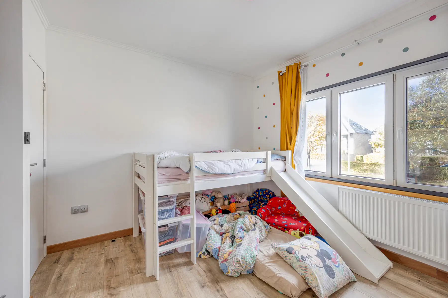 Gerenoveerde woning met 6 slaapkamers foto 12