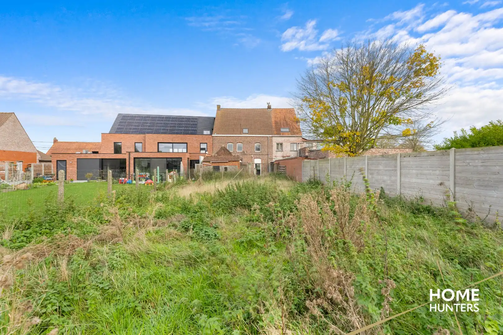 Renovatieproject met 4 slaapkamers, garage en ruime tuin foto 19