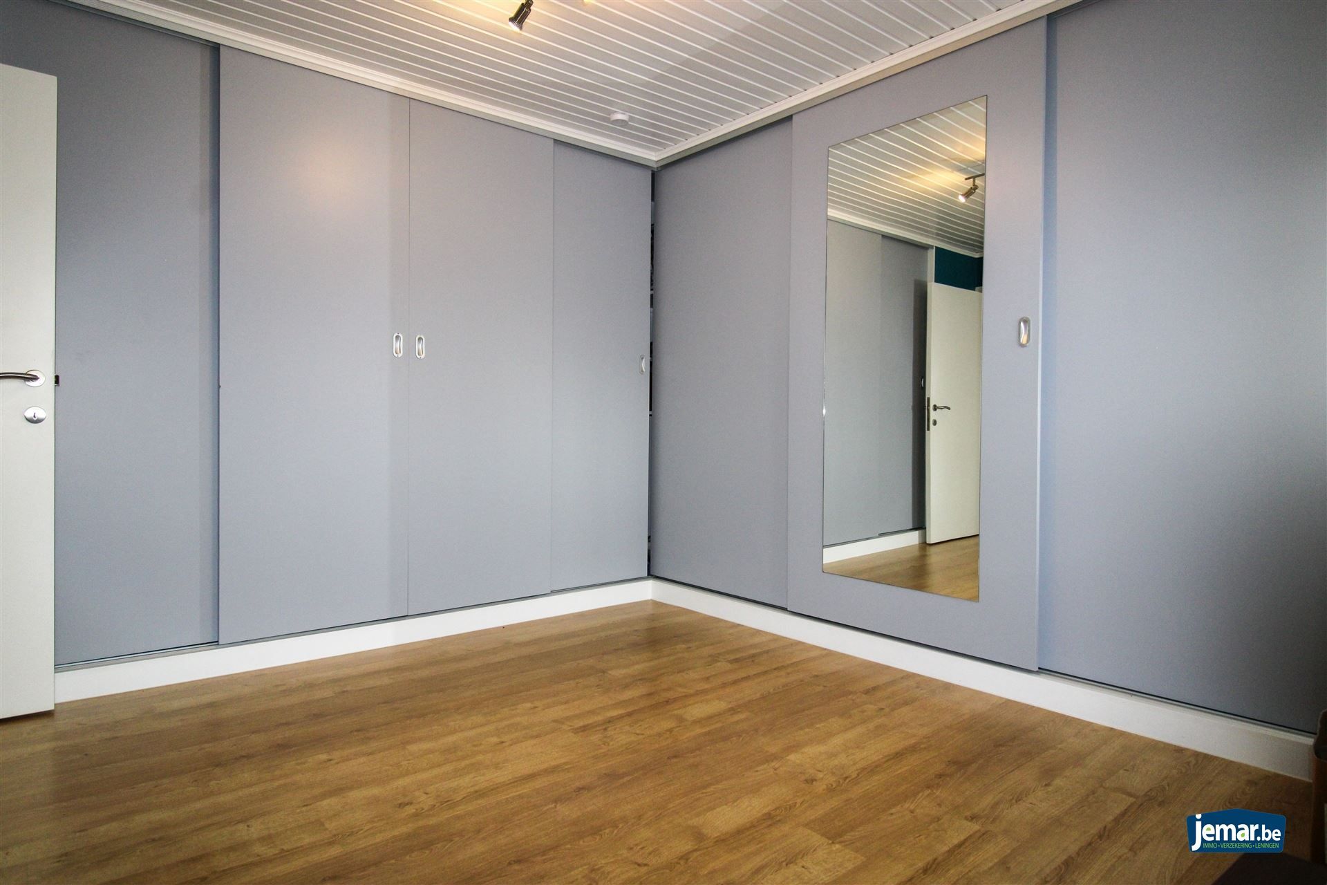 Instapklare en perfect onderhouden woning met 3 slaapkamers, 2 badkamers en een prachtige tuin van 6a74ca  in hartje Maasmechelen! foto 11