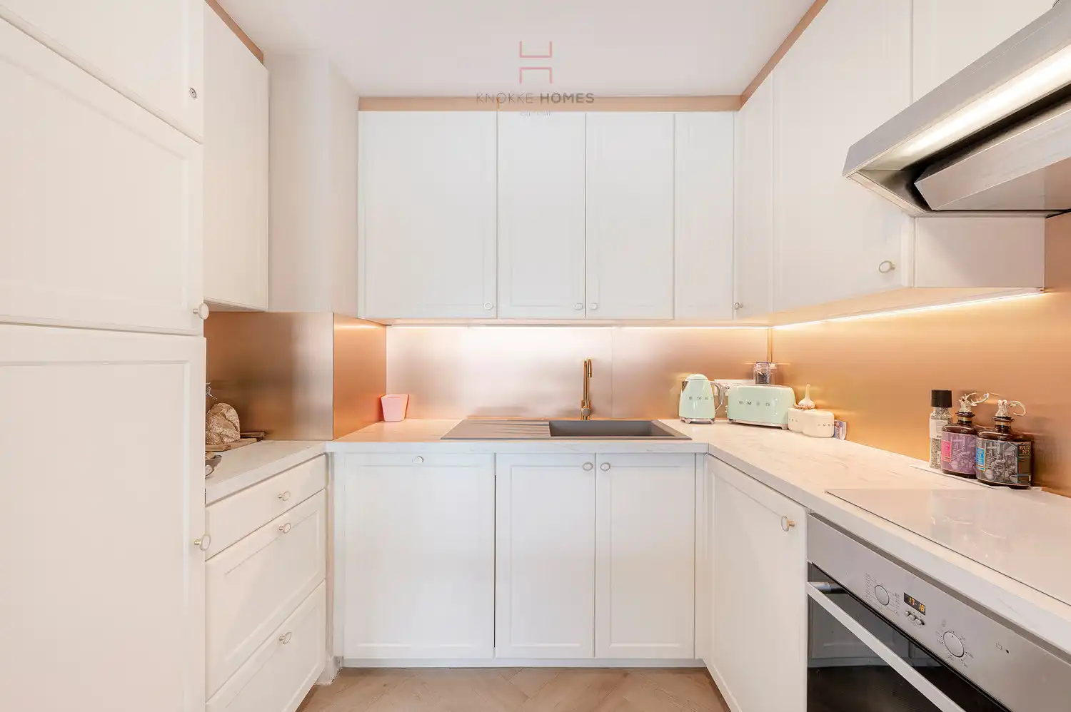 Instapklaar vernieuwd vakantie-appartement met Zuidgericht terras en open zicht in Duinbergen foto 4