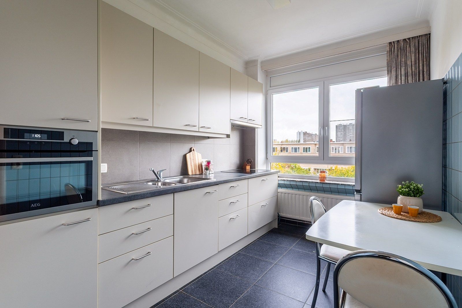 Ruim en lichtrijk appartement met 3 slaapkamers op centrale ligging foto 7