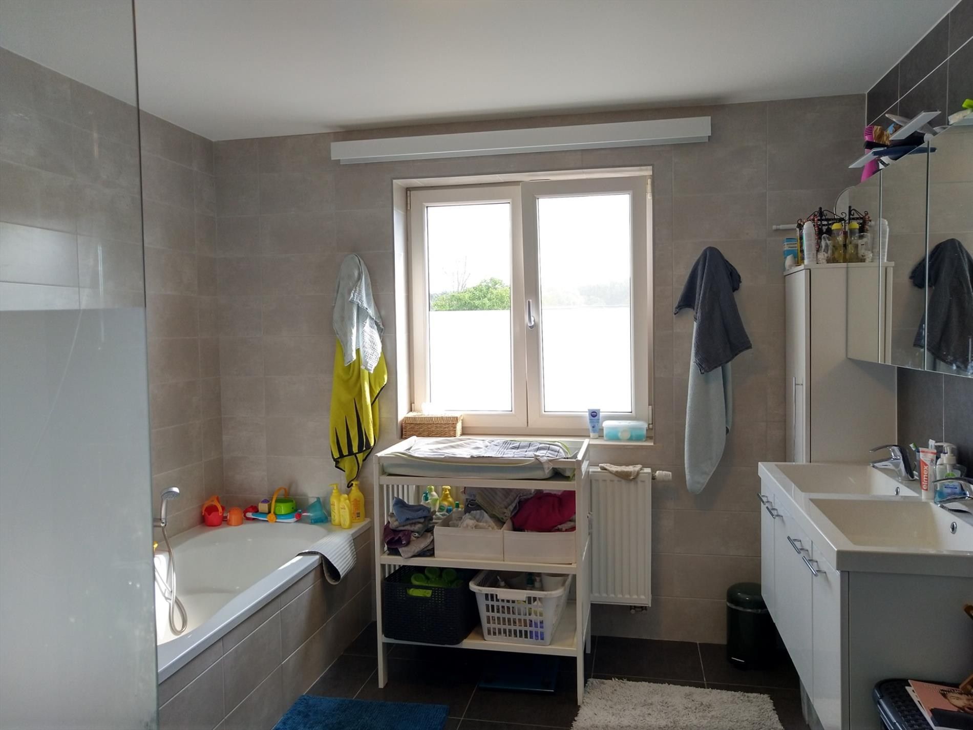 recente 3-gevelwoning met tuin foto 6