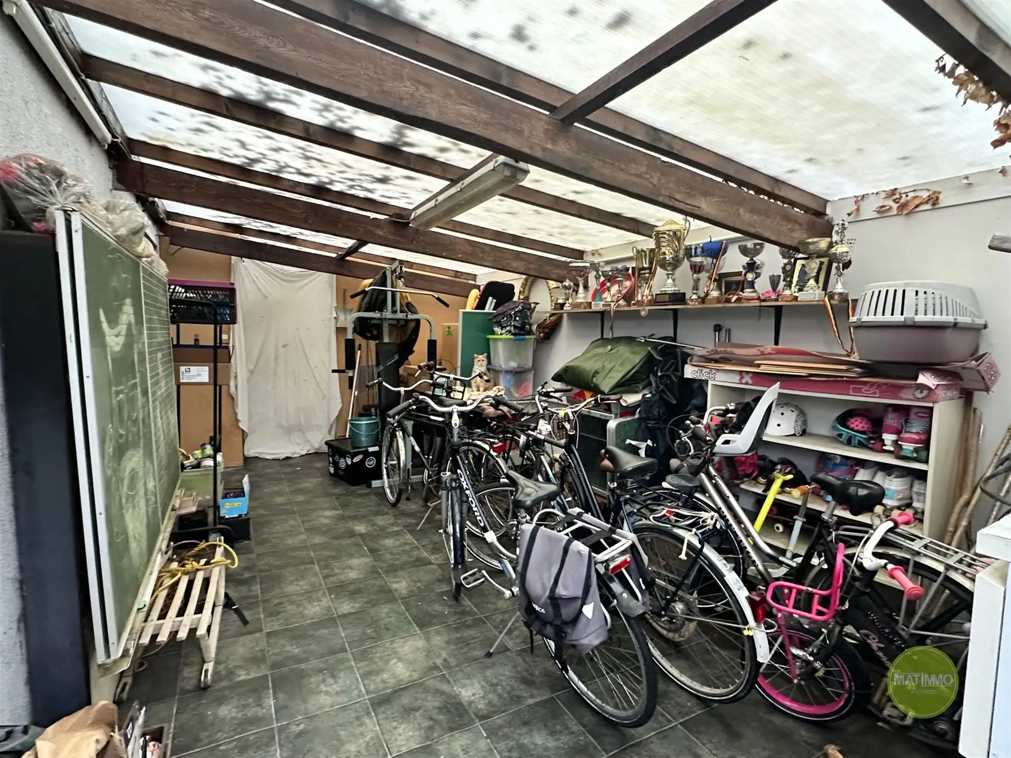 Ruim perceel van 988 m2 mét noodwoning gelegen in Meerhout foto 17