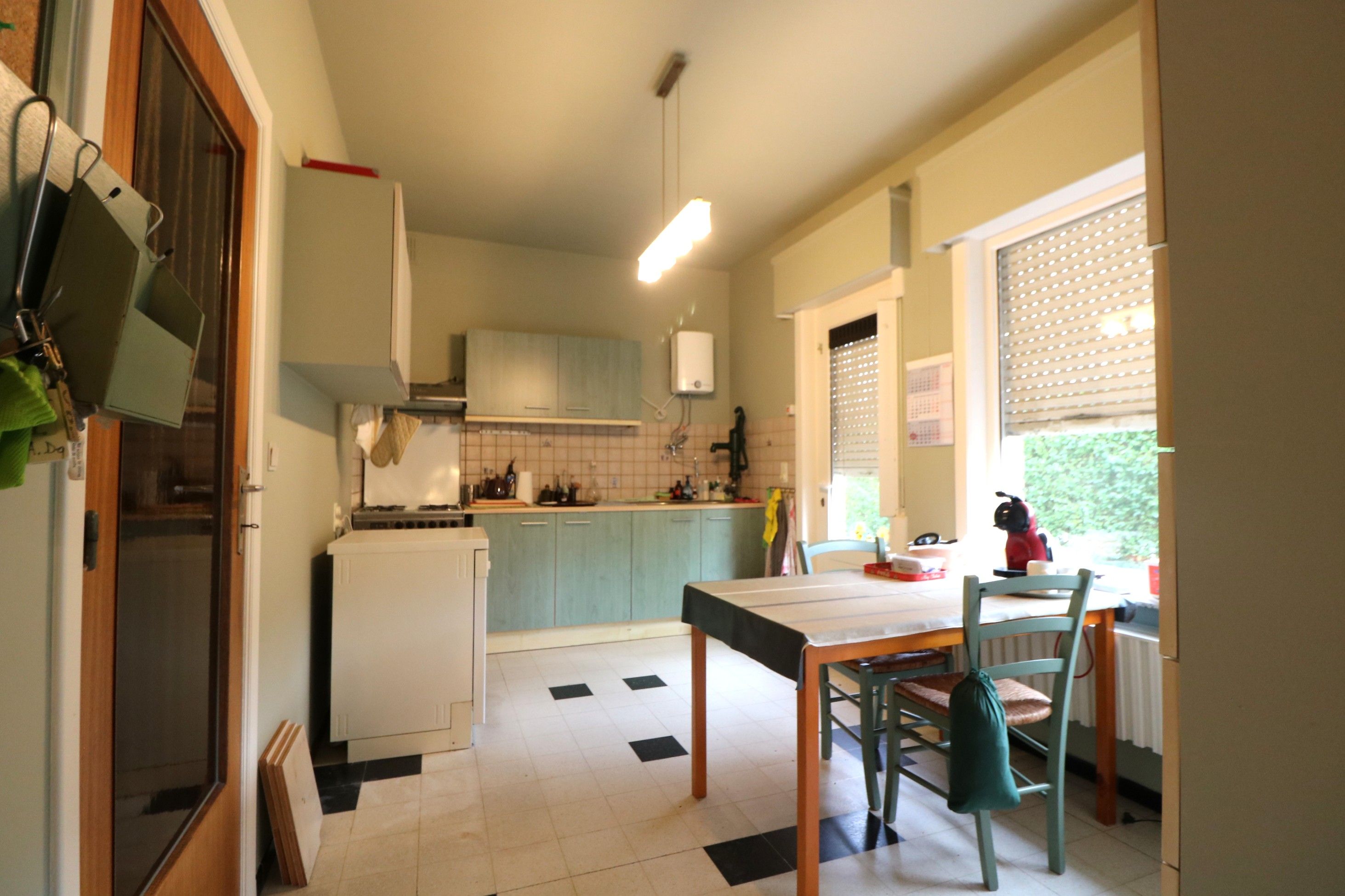 Lichtrijke woning met 4 slaapkamers en prachtige tuin op een zeer groot perceel (855 m²) foto 2