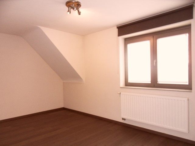 Ruim, energiezuinig DUPLEXAPPARTEMENT met 2slaapkmers, mooie leeefruuimten, terras en parking. foto 33