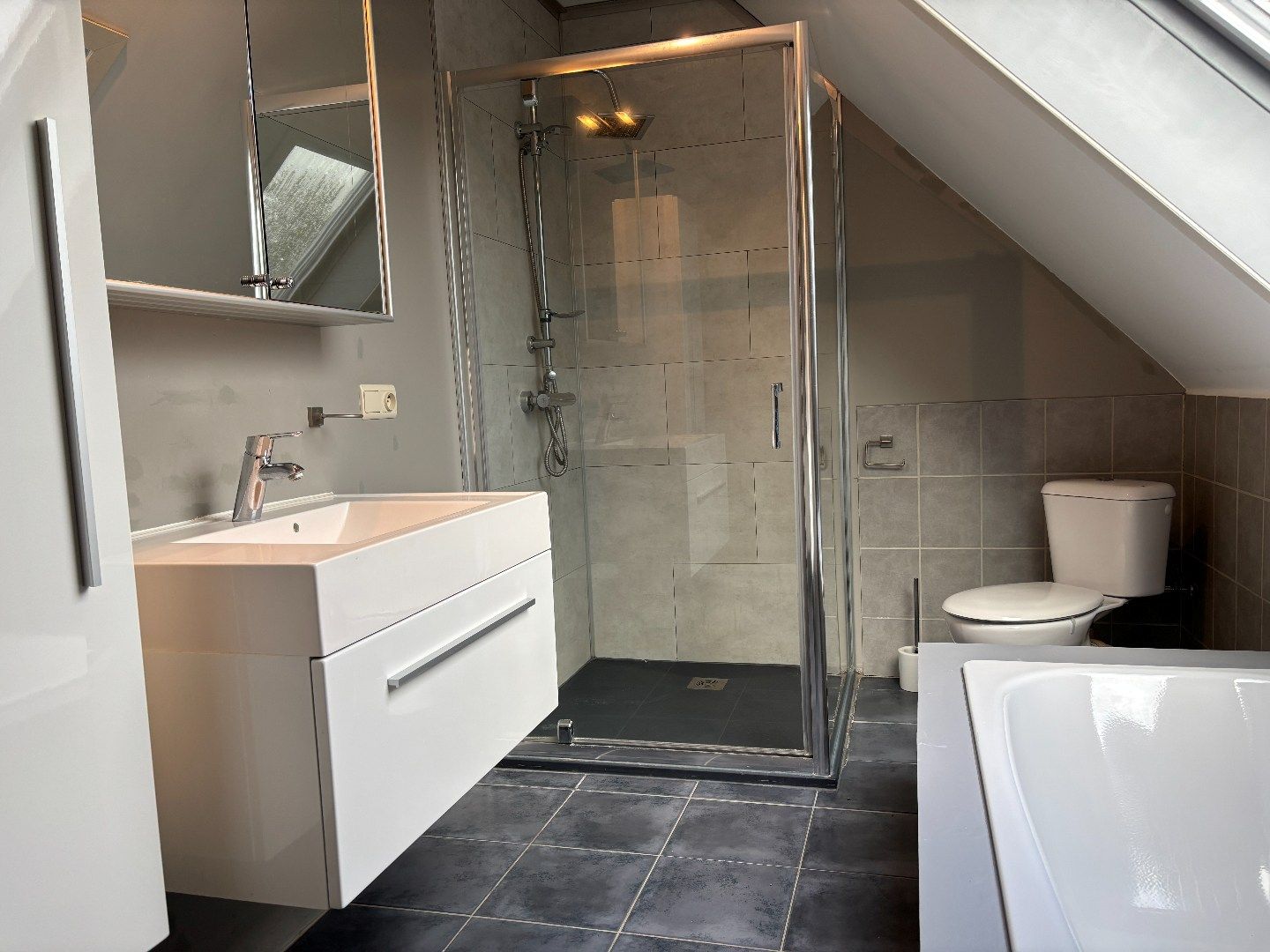 Leuke woning met 3 slaapkamers, garage en tuin! foto 10