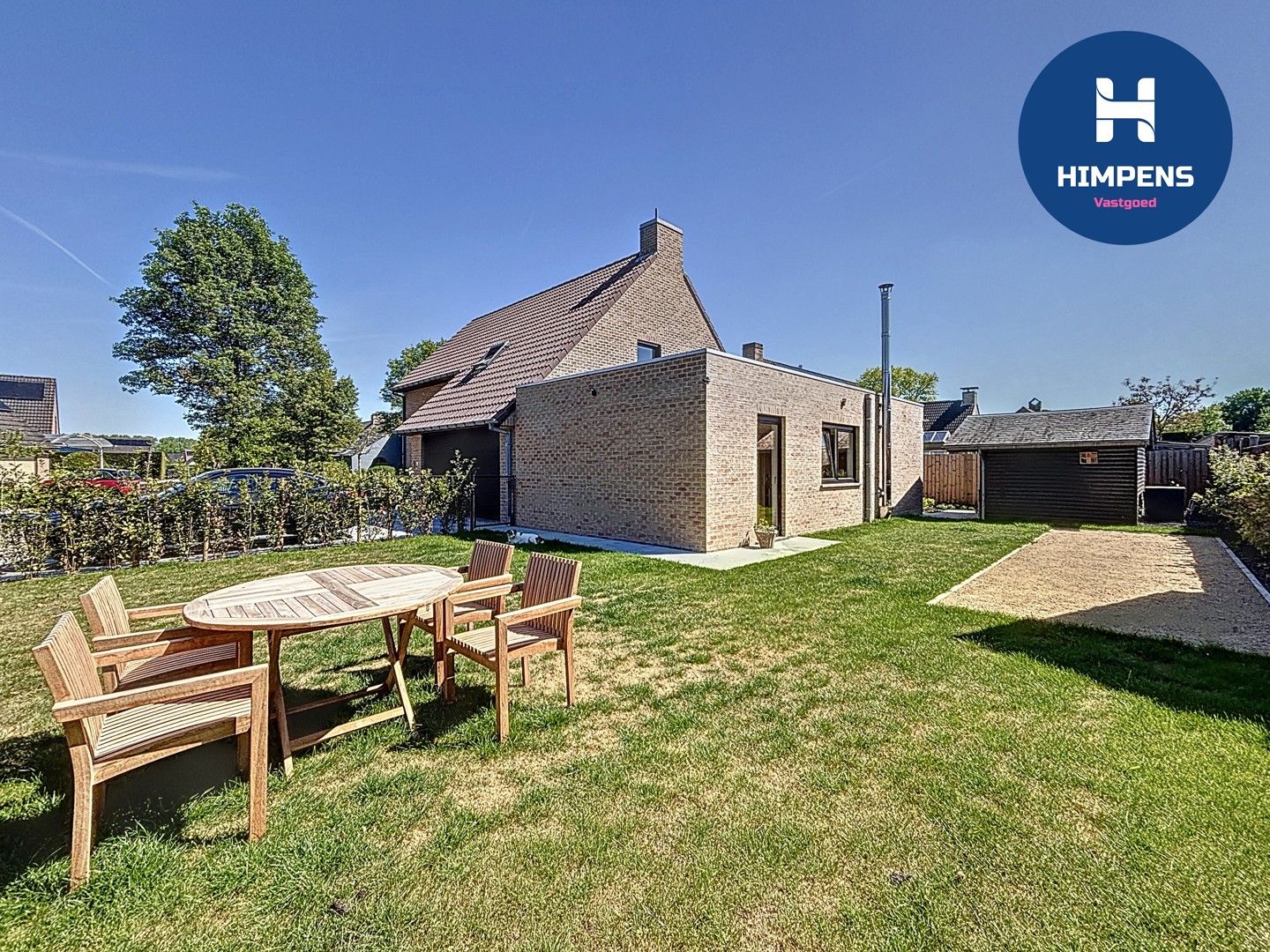 Instapklare gezinswoning met 5 slaapkamers, bureau met aparte ingang en grote tuin vlakbij de duinen foto 16