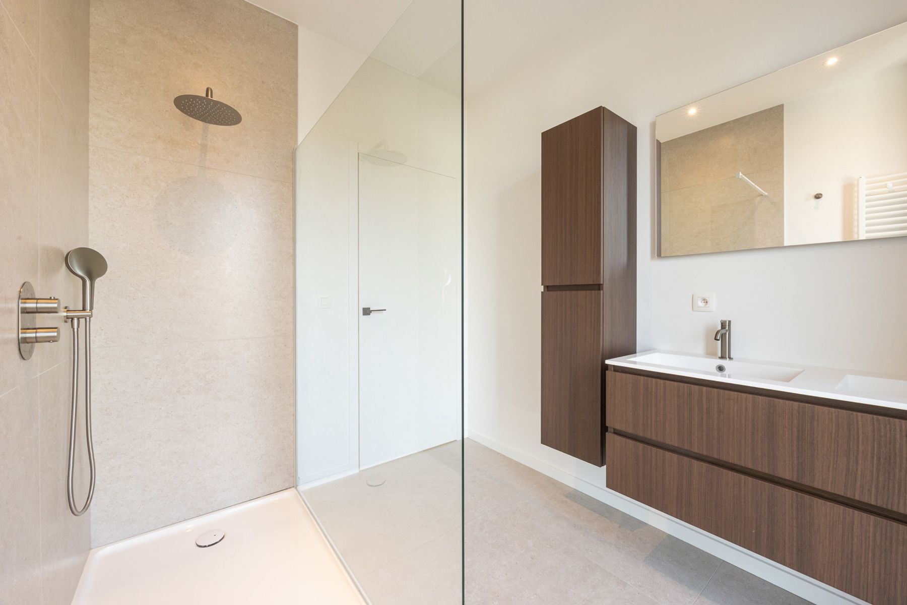 Prestigieus nieuwbouwappartement met groot terras. foto 11