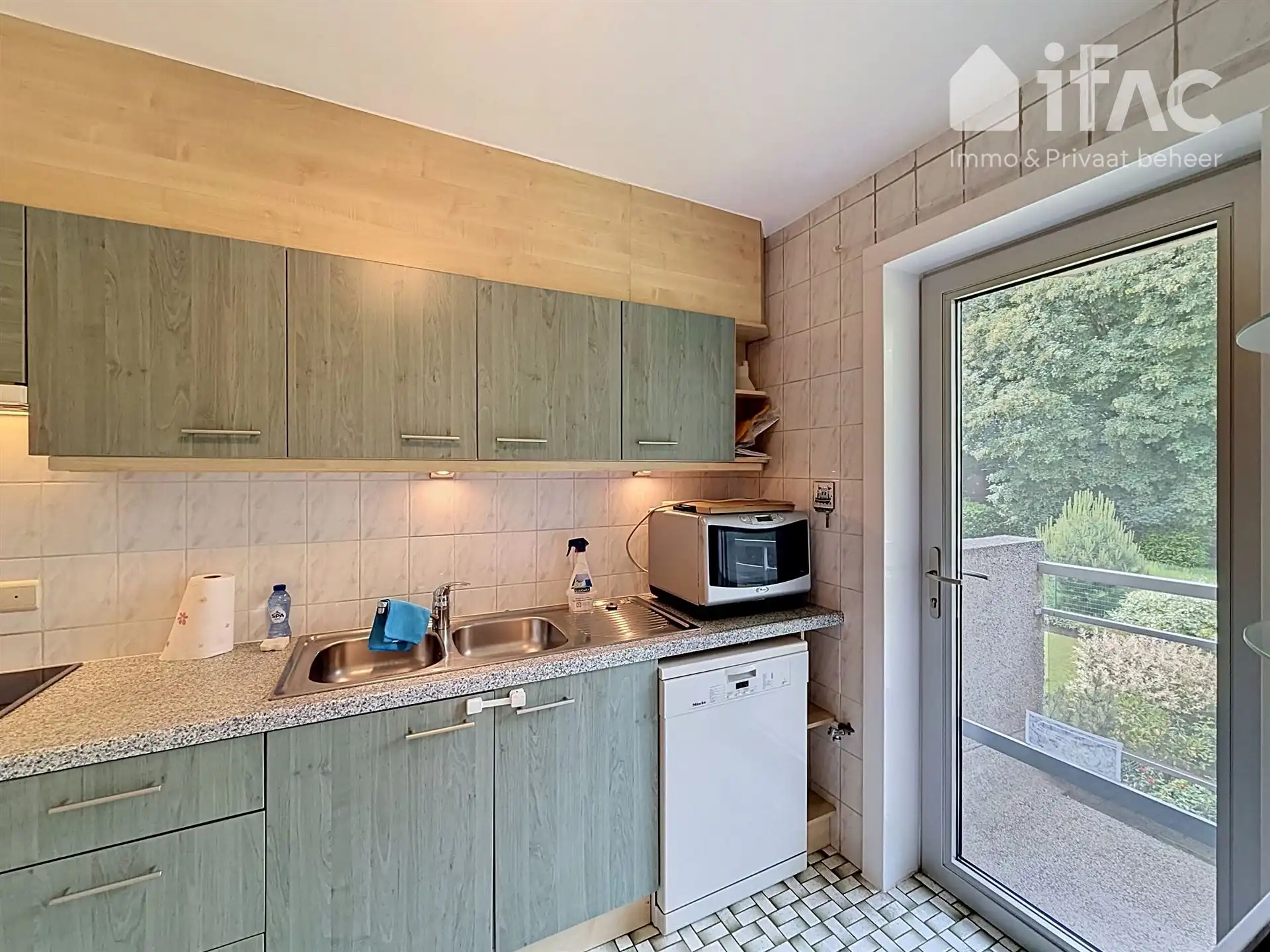 Rustig gelegen appartement met terras foto 6