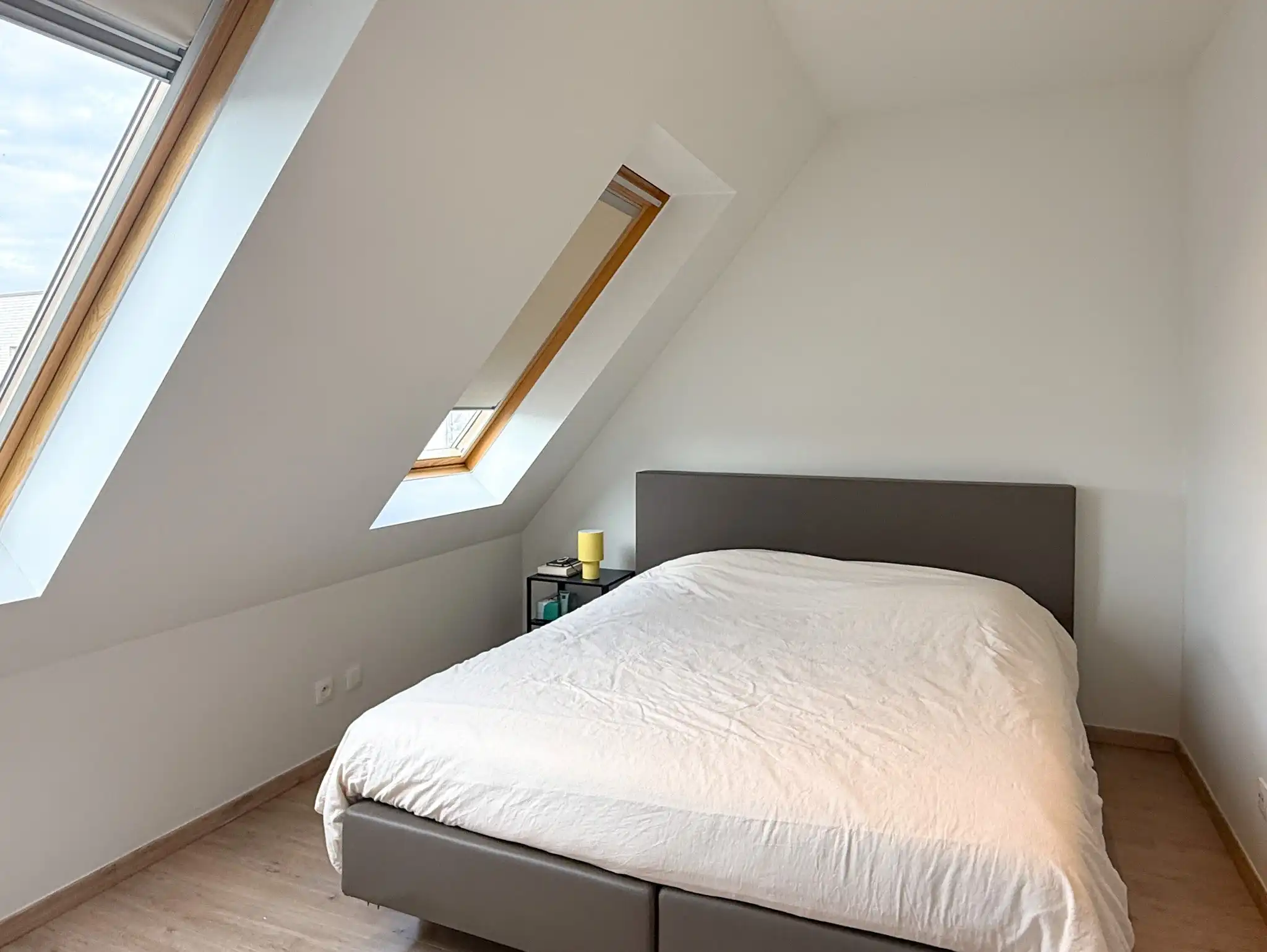 Modern triplex appartement in centrum van Beveren foto 10