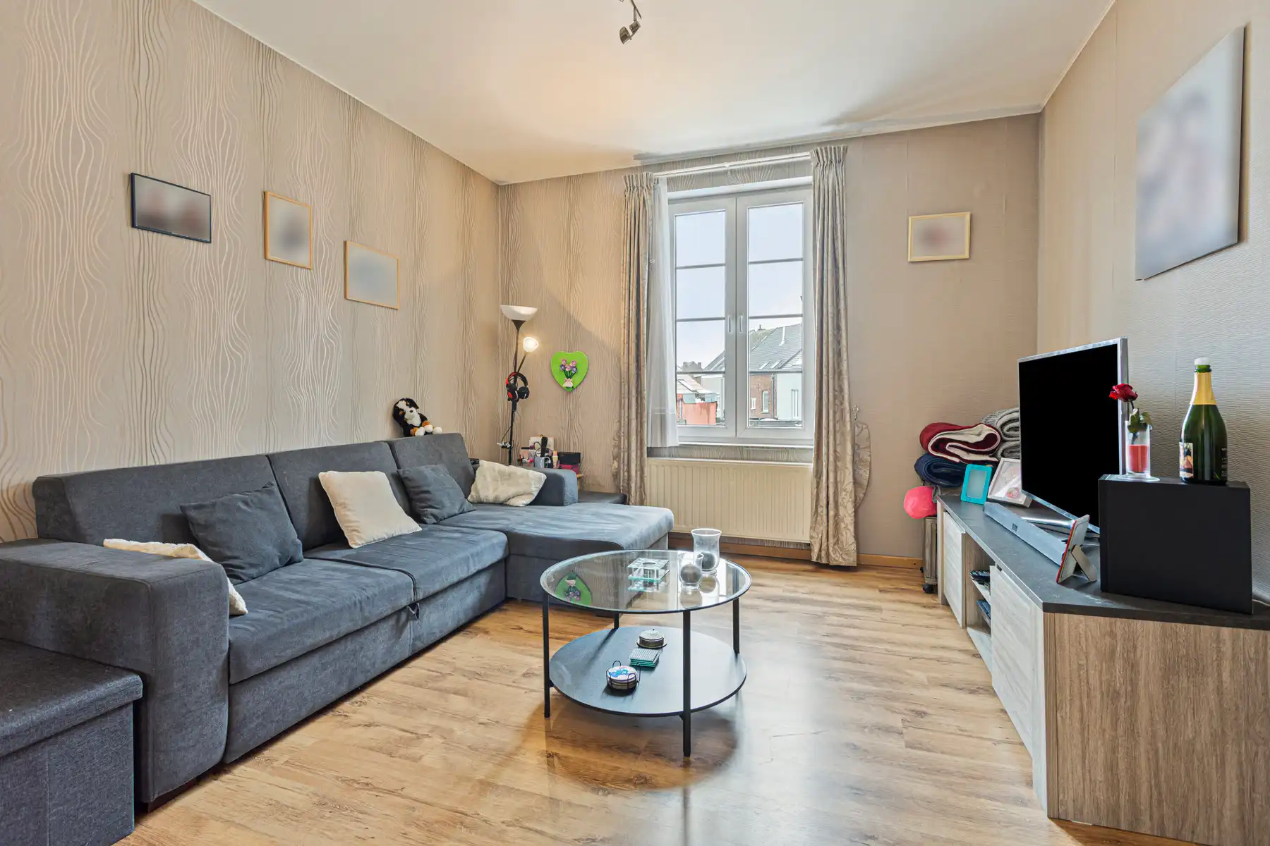 Ruim 2 slaapkamer duplex appartement nabij centrum Halle foto 2