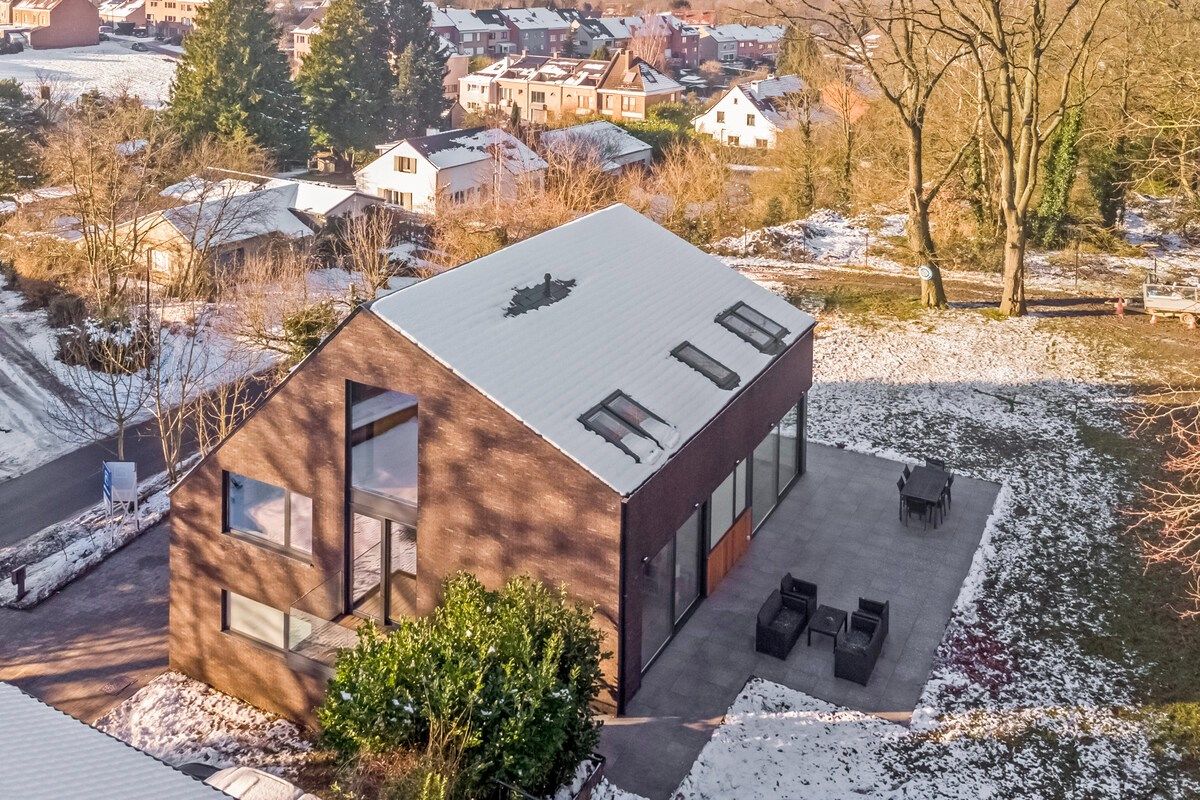 Exclusieve, energiezuinige villa op mooi perceel van ca. 21 are foto 2