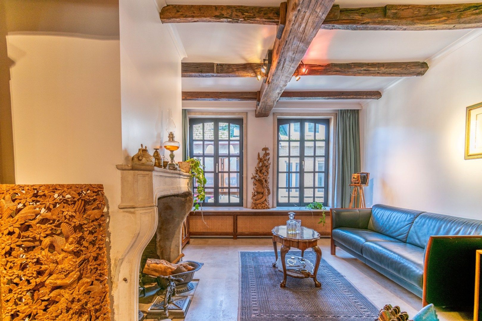 Karaktervol hoogwaardig afgewerkt gebouw met winkelruimte en woonst  foto 3