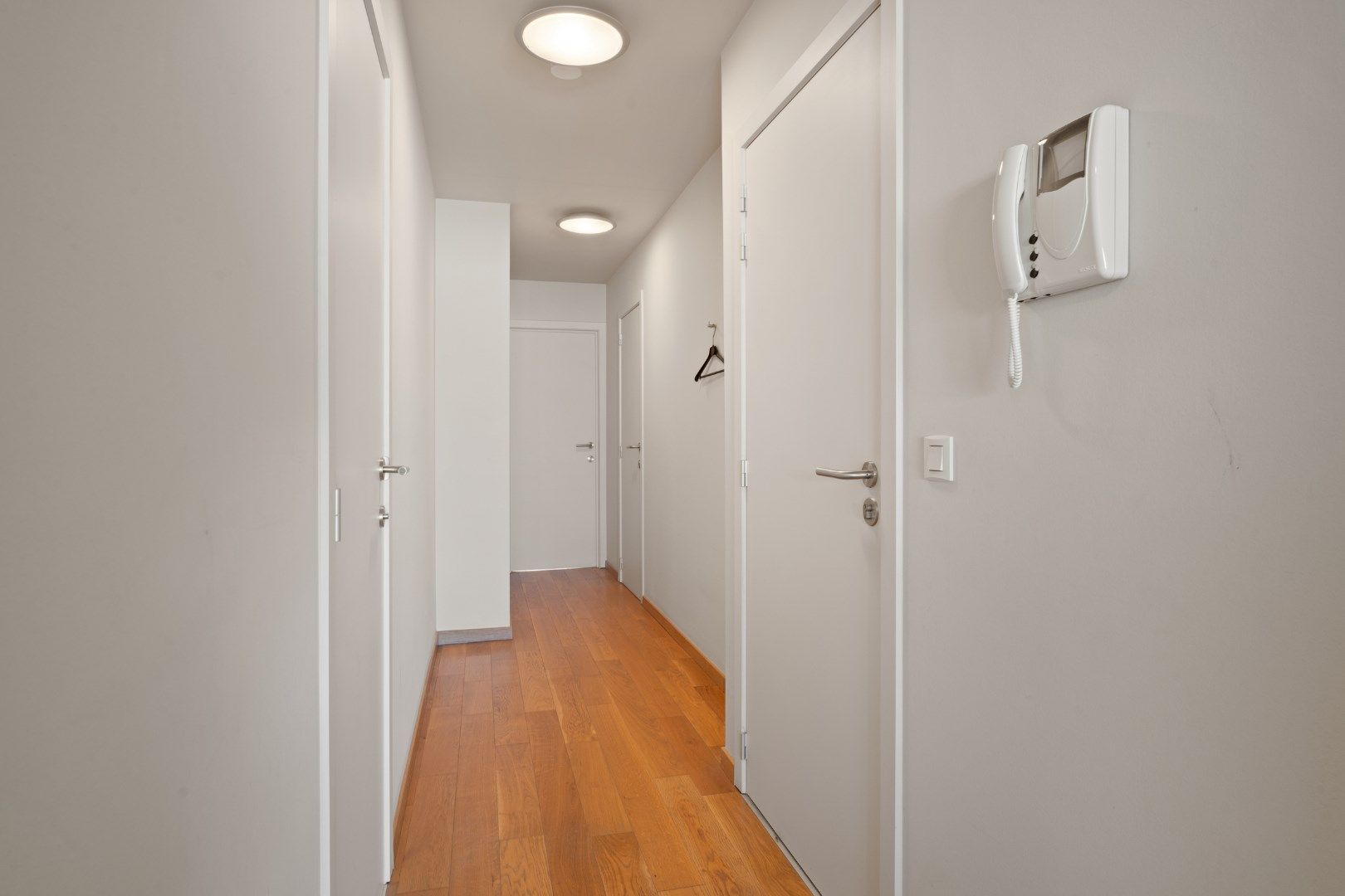 stijlvol gerenoveerd appartement met 2 slaapkamer foto 6