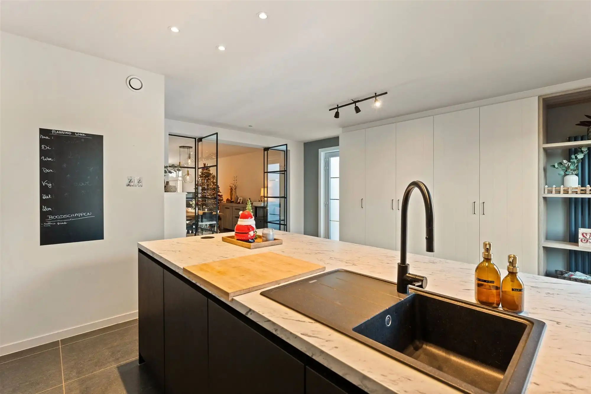 PRACHTIGE , INSTAPKLARE WONING OP TOP-LIGGING! foto 5