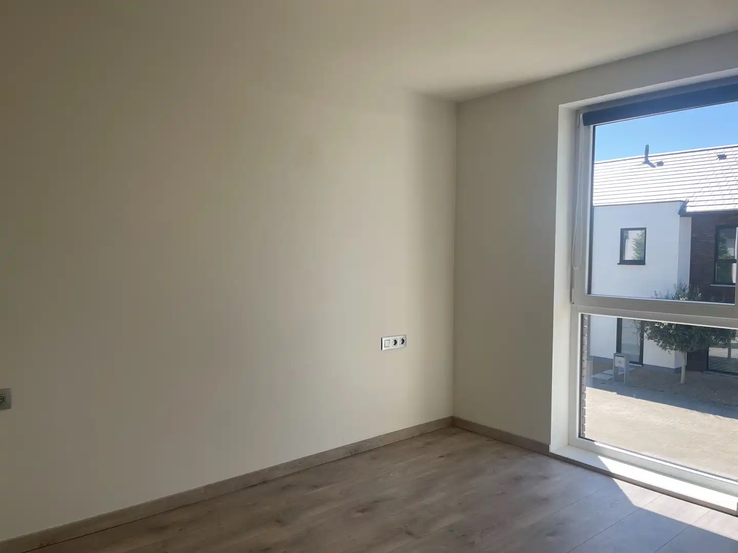 Moderne woning met 4 slaapkamers en garage in rustige buurt in Zwankendamme foto 11