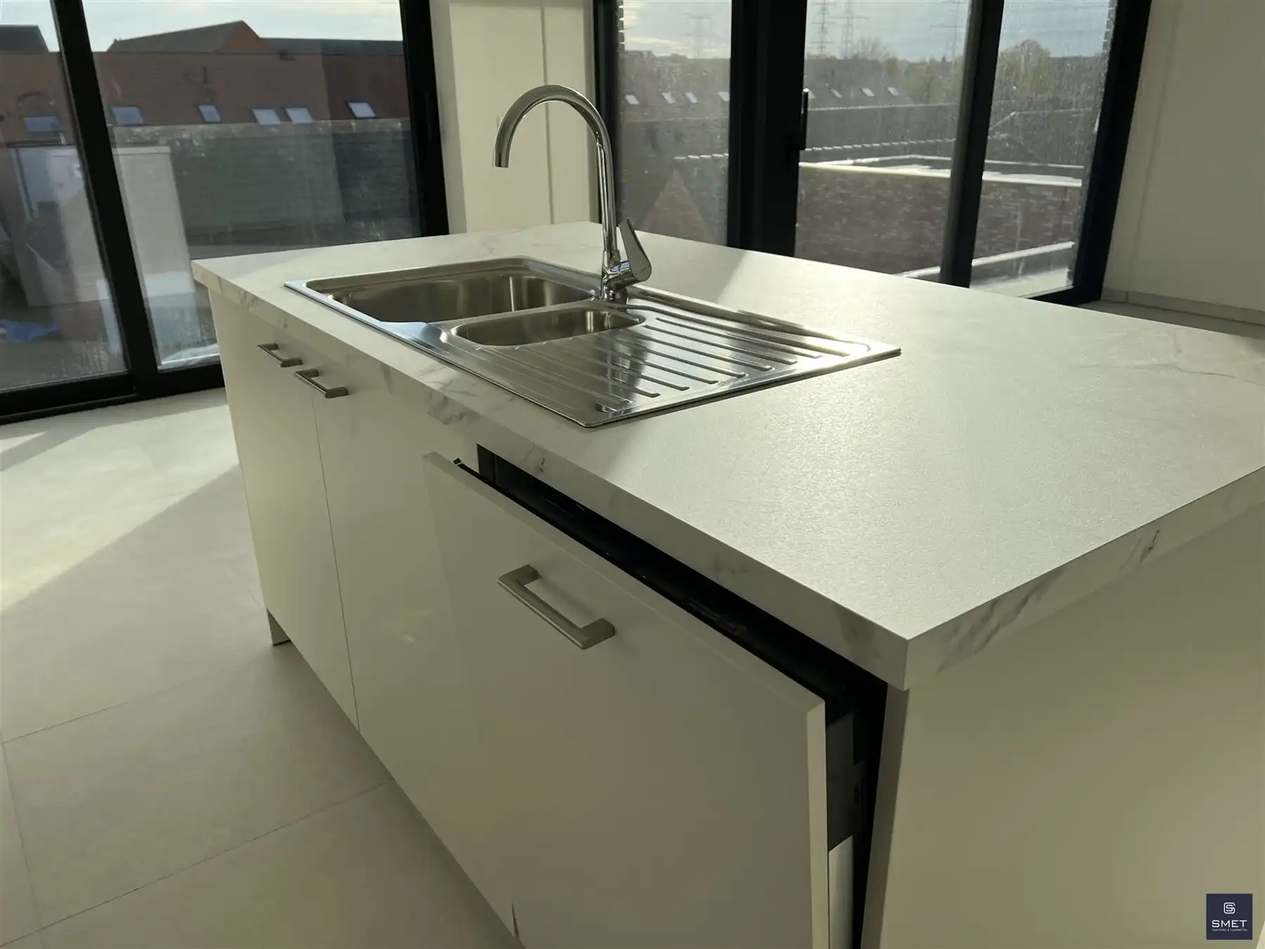 NIEUW APPT MET 2 SLPKS EN AUTOSTAANPL. foto 8