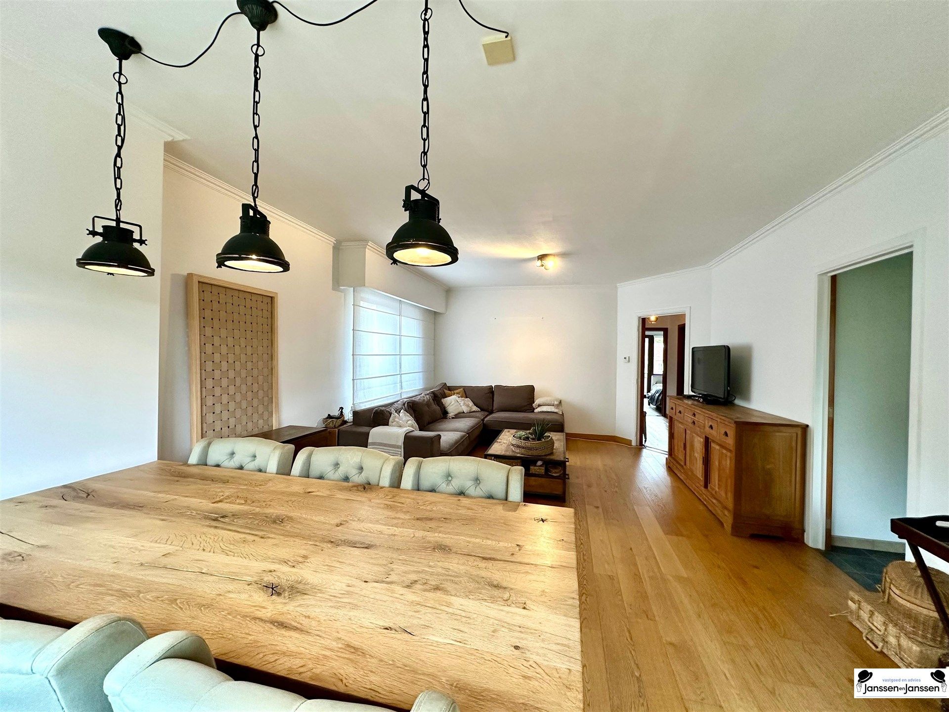 Ruim appartement met drie slaapkamers, terras en berging te Maria-Ter-Heide foto 3