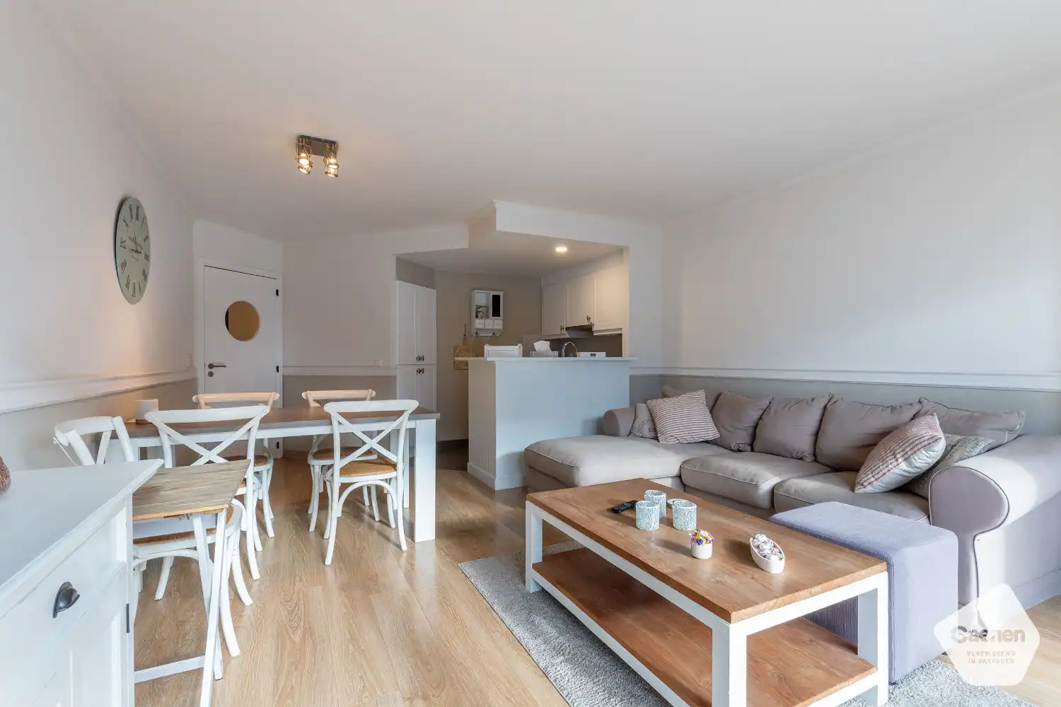 Instapklaar 2-slaapkamer appartement op toplocatie te Nieuwpoort foto 2