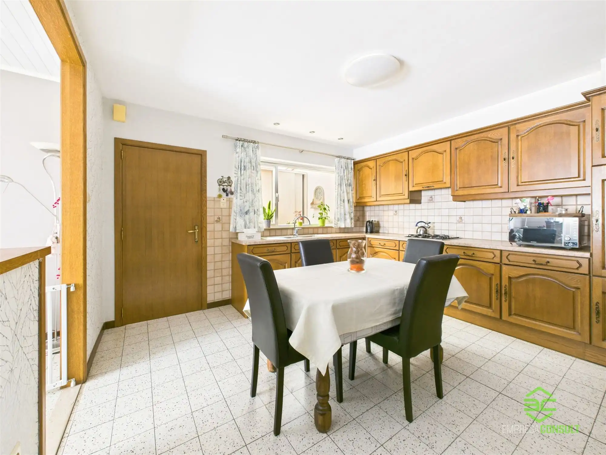 Zeer goed gelegen gezinswoning met 3 slpk! foto 10