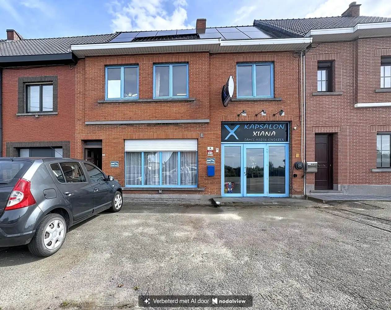 Hoofdfoto van de publicatie: Karaktervolle gezinswoning (270 m²) met 4 slaapkamers, commerciële ruimte en grote tuin te Wetteren
