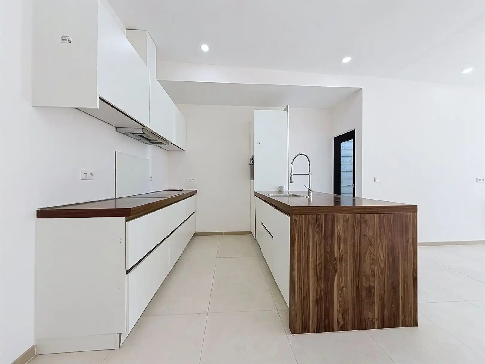 Gerenoveerde rijwoning, 4 slpks, 2 bdks, terras en tuin foto 13