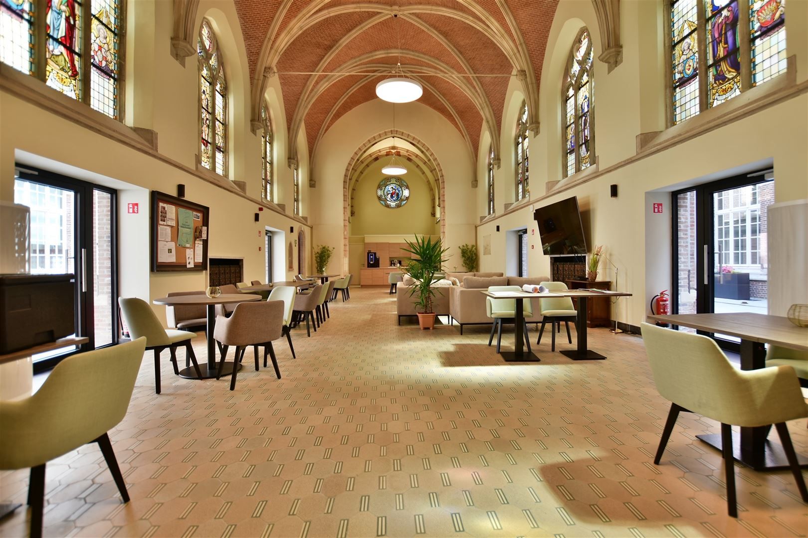 Prachtige assisentiewoning in het beschermd monument genaamd "Zwartzusterklooster" gelegen in het hartje van Dendermonde. foto 10