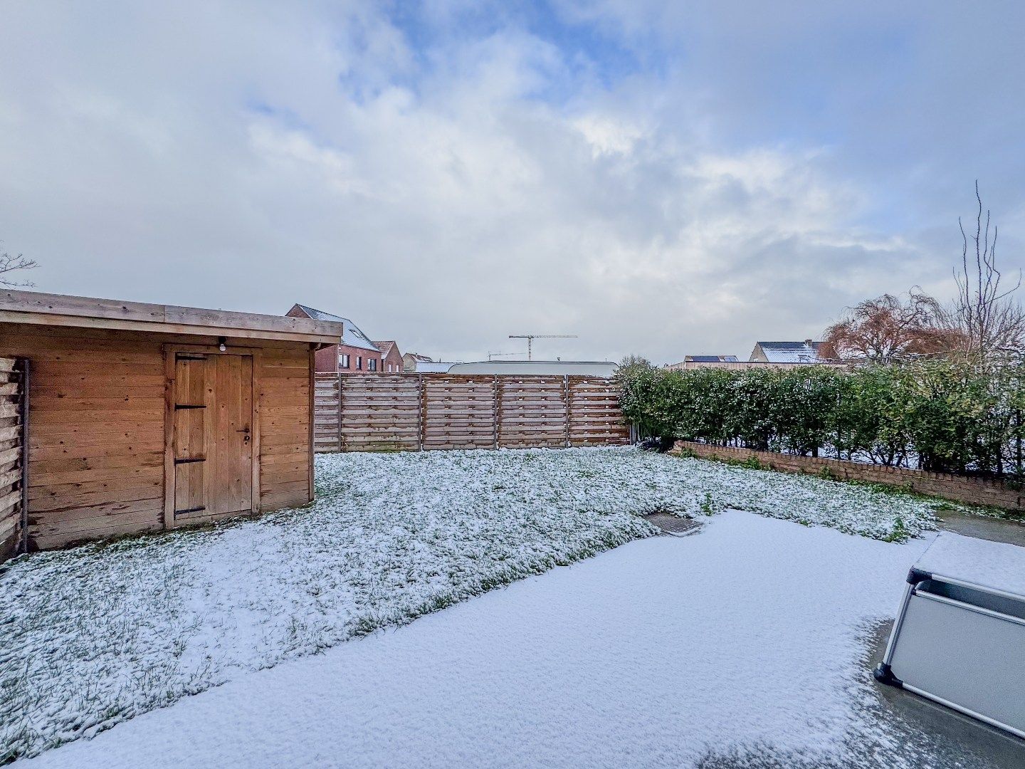 Recente woning met 3 slaapkamers, carport en tuin. foto 17