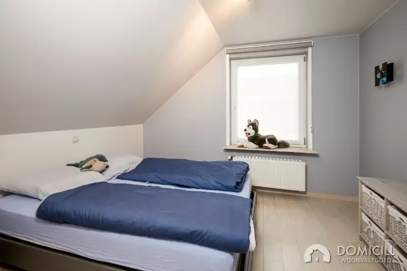 Roeselare : Recente mooie villa met zonnige tuin 3 à 4 slpks, dubbele garage en carport voor 3 wagens foto 8