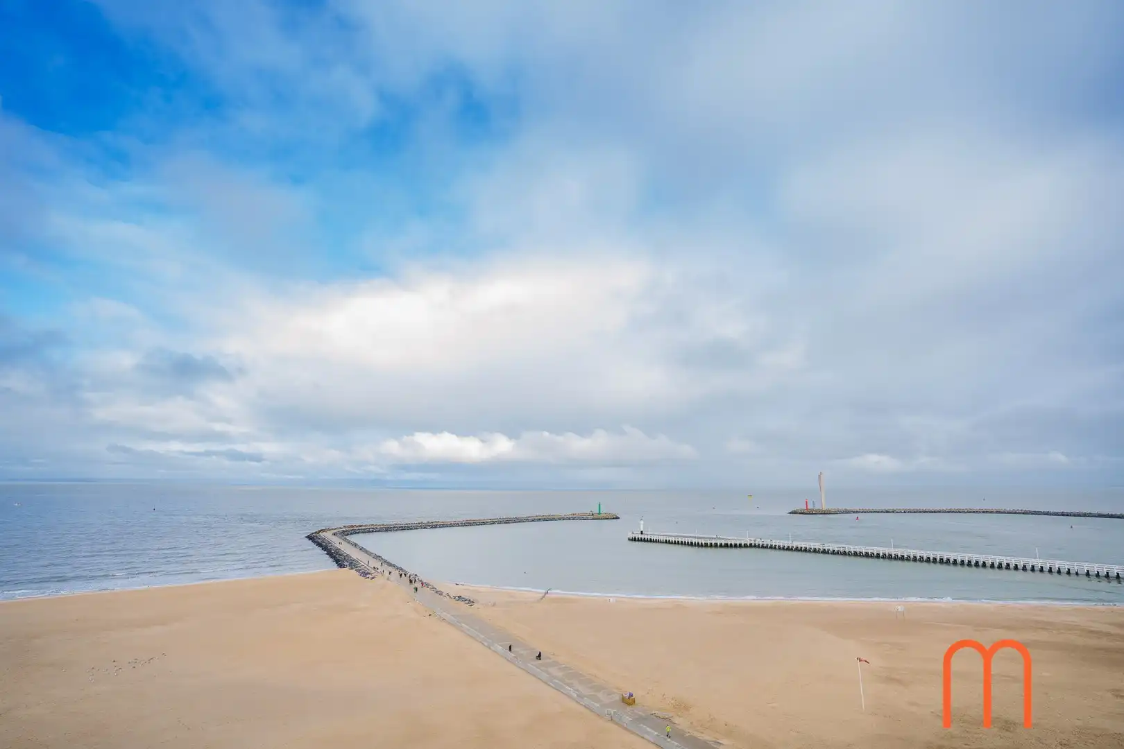 Luxueuze penthouse te koop in Oostende – Exclusief wooncomfort met panoramisch zeezicht foto 3