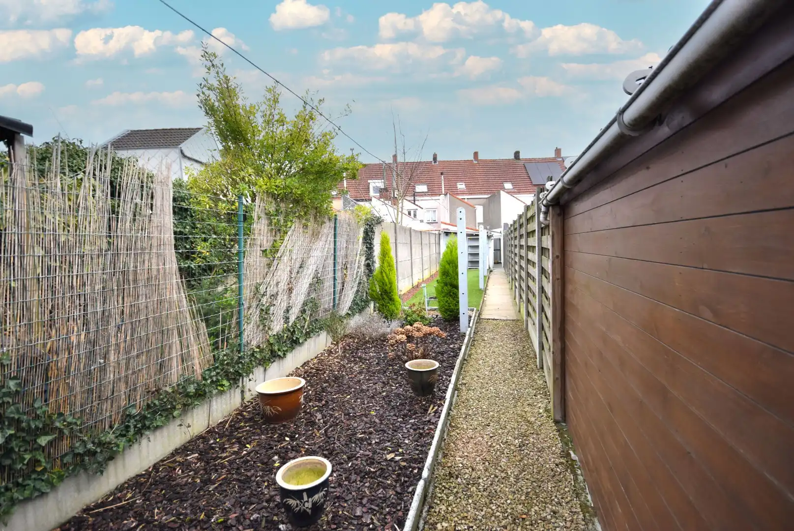 Verzorgde rijwoning in het centrum van Roeselare foto 3