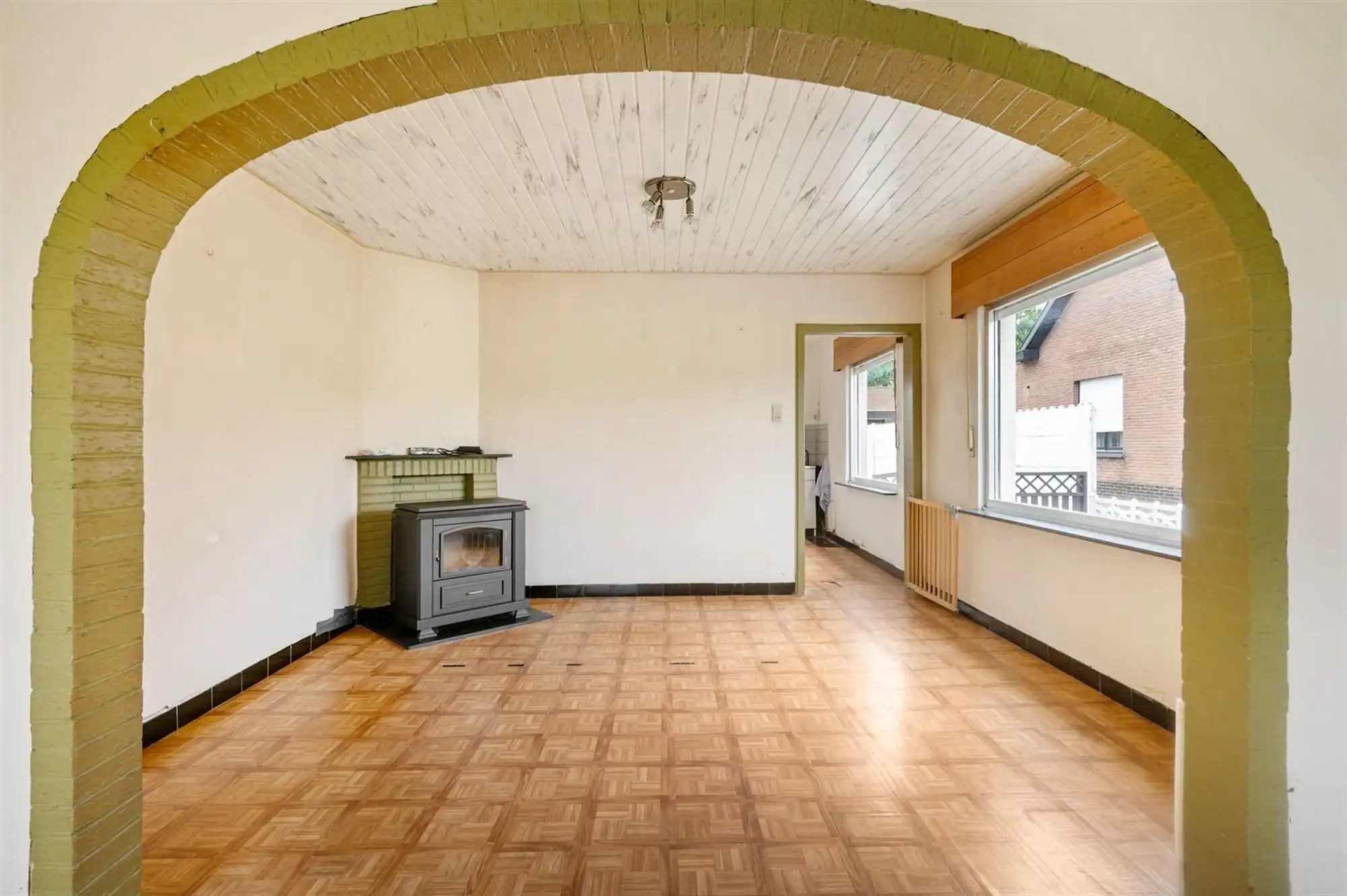 Bescheiden, grondig te moderniseren woning te Onze-Lieve-Vrouw-Waver foto 4