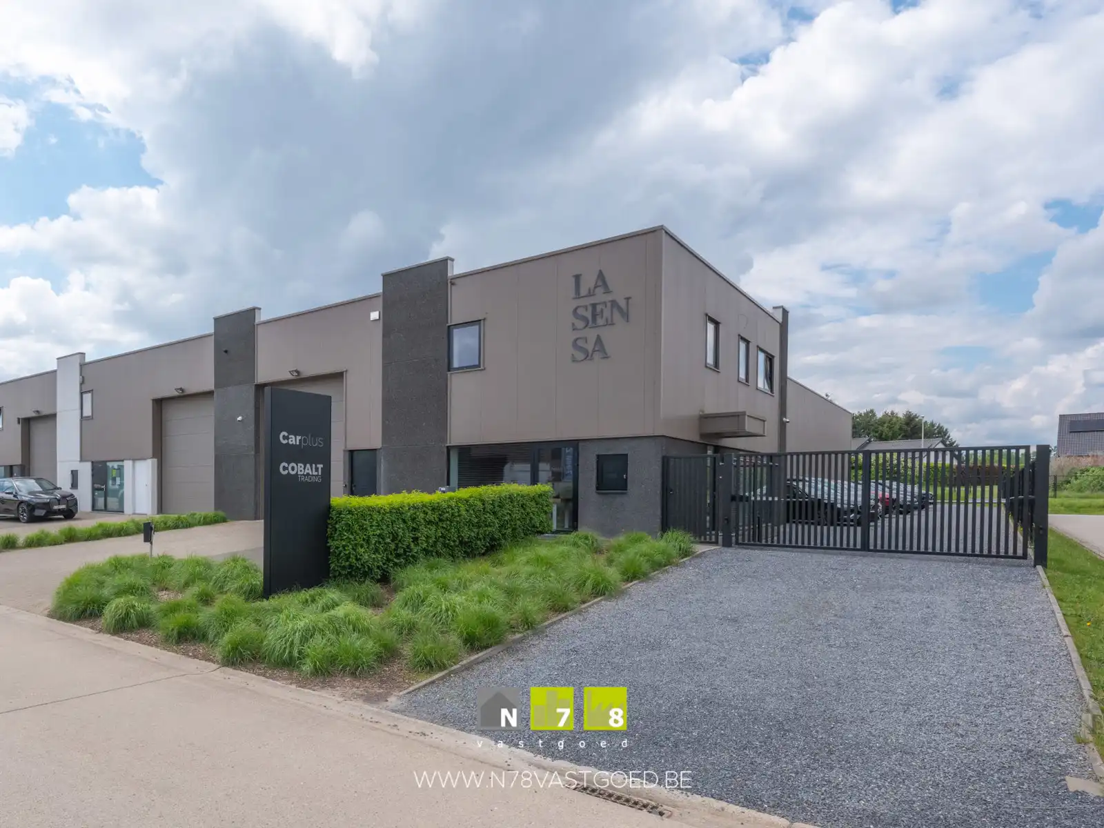 Bedrijfsvastgoed te koop foto {{pictureIndex}}