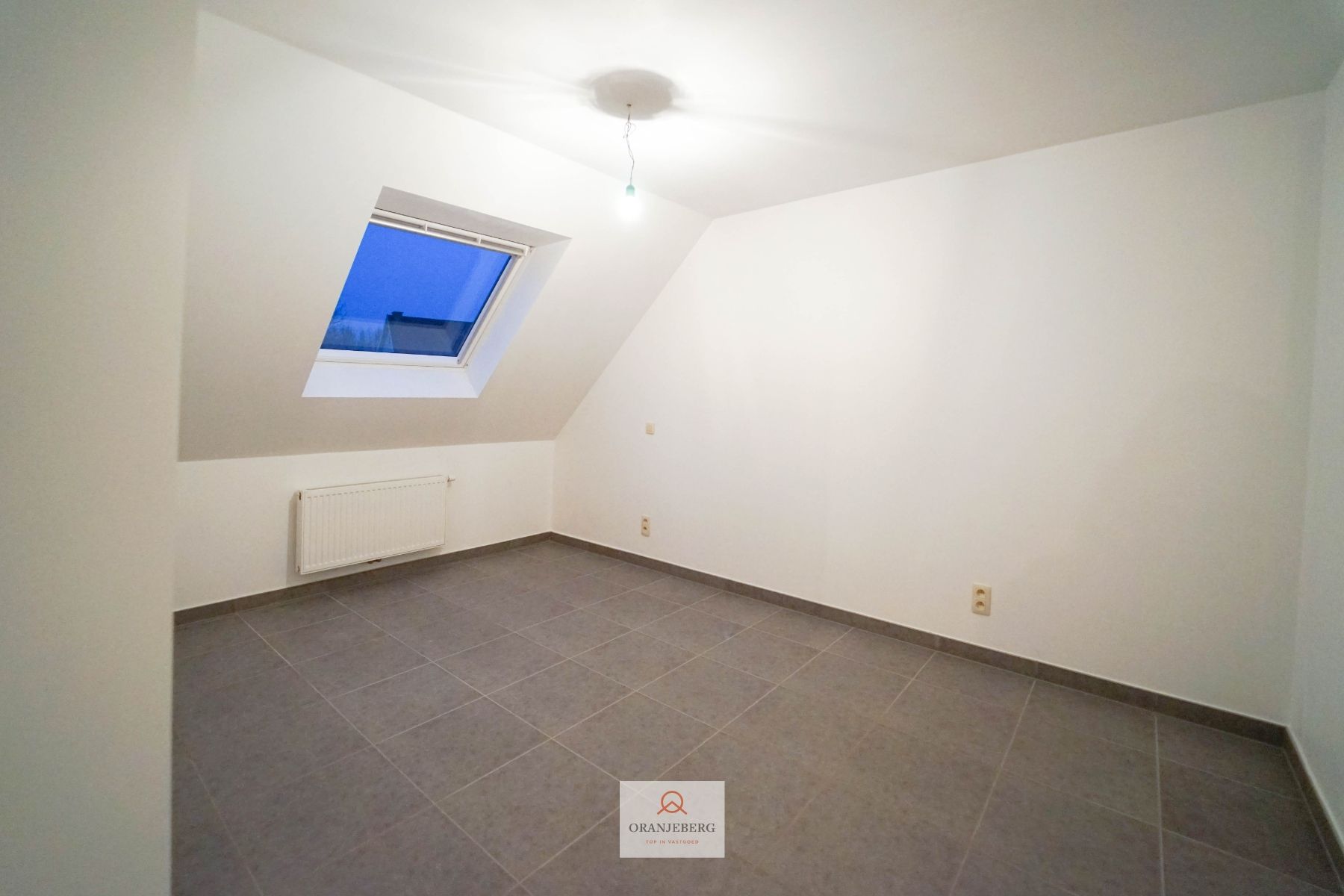 2 slaapkamerappartement met terras en 2 autostaanplaatsen foto 18