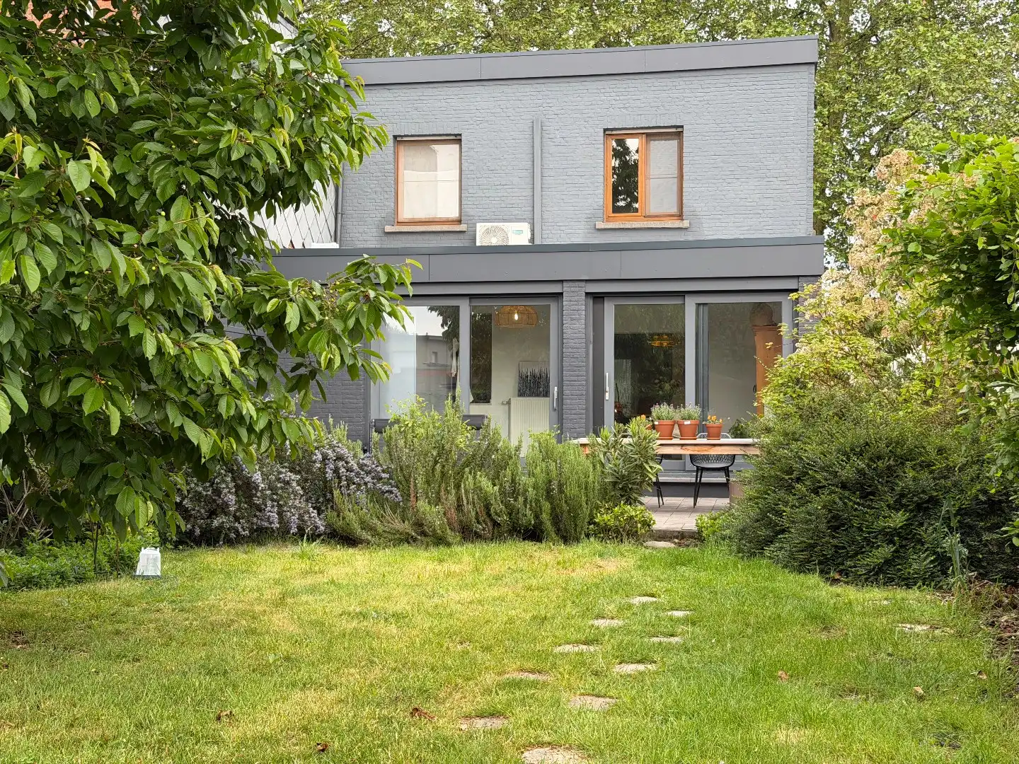 Charmante instapklare woning met 2 à 3 slpk. aan de vaart in Schoten nabij het centrum.  foto 28