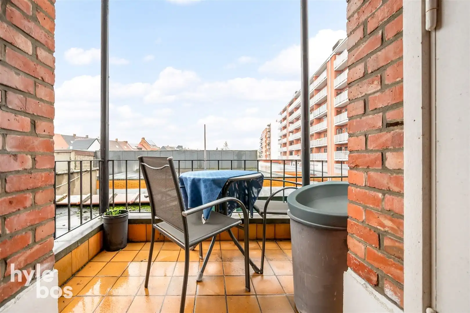 Opbrengsteigendom van 3 appartementen + 3 garages foto 20