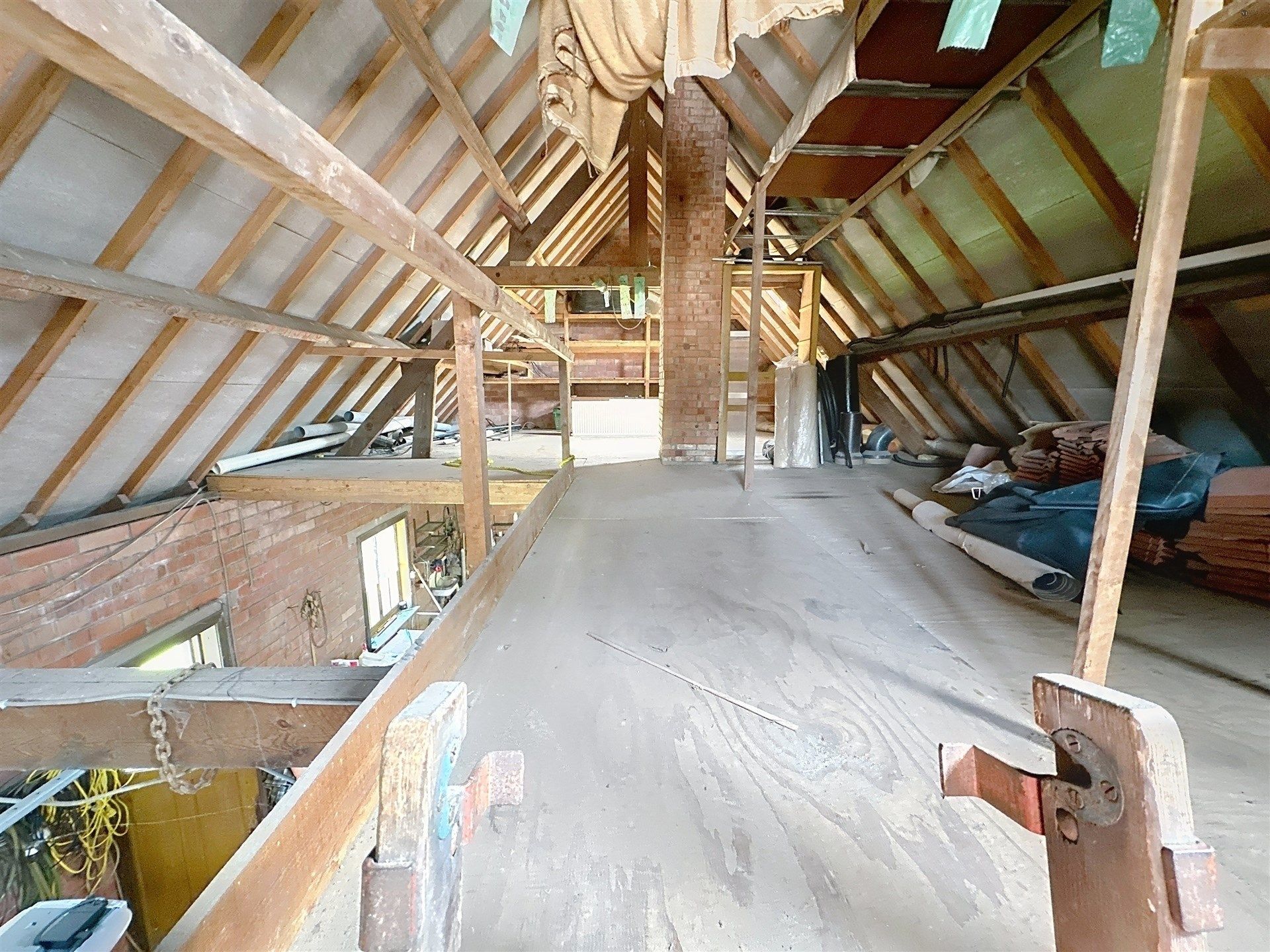 Woning met bijgebouw (88m²) op breed perceel van 1562m²  foto 14