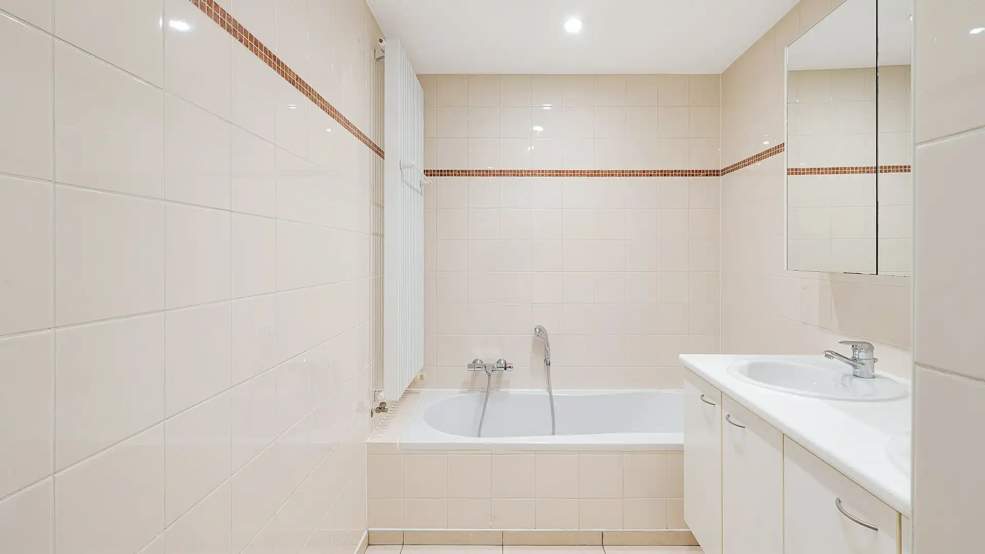 Mooi en breed appartement met zonneterras te Westkapelle foto 14