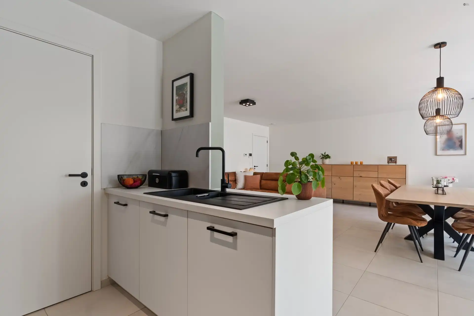 Luxueus afgewerkt gelijkvloers appartement te centrum Stekene foto 8