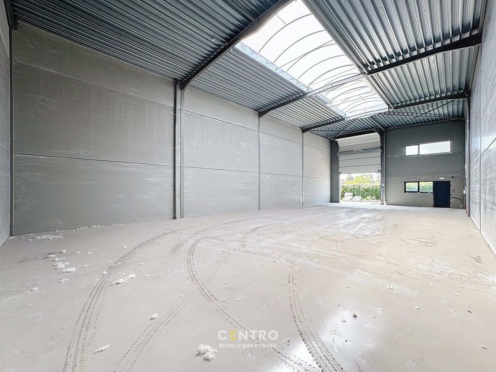 Nieuwbouw KMO-unit (267m2) nabij N9 te Eeklo! foto 6