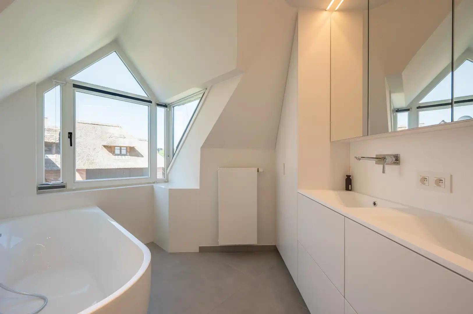 Vrijstaande villa, rustig gelegen in een aangename residentiële omgeving aan de rand van Knokke. foto 32