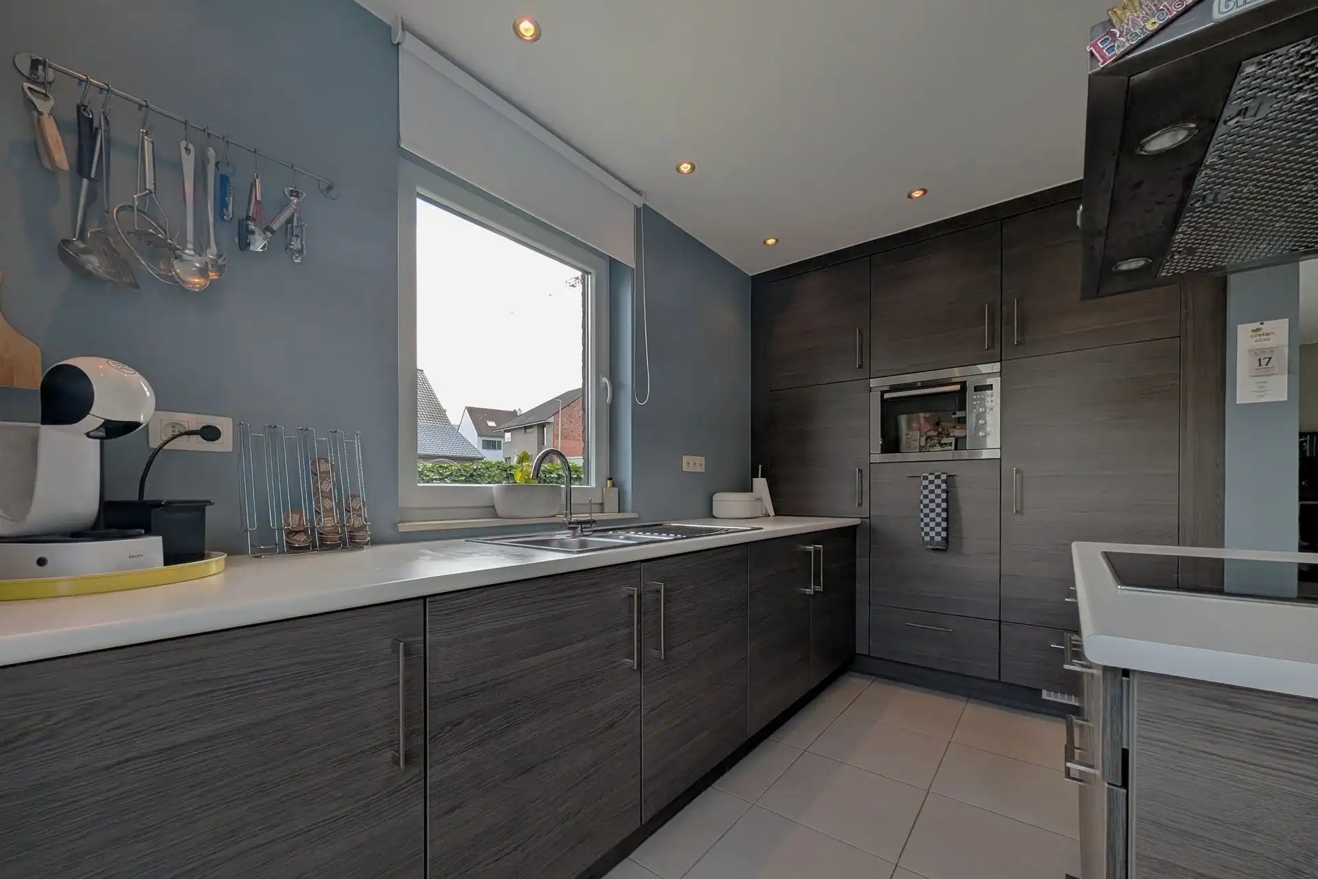Instapklare halfopen woning met 3 slaapkamers en zwembad te Bilzen foto 9