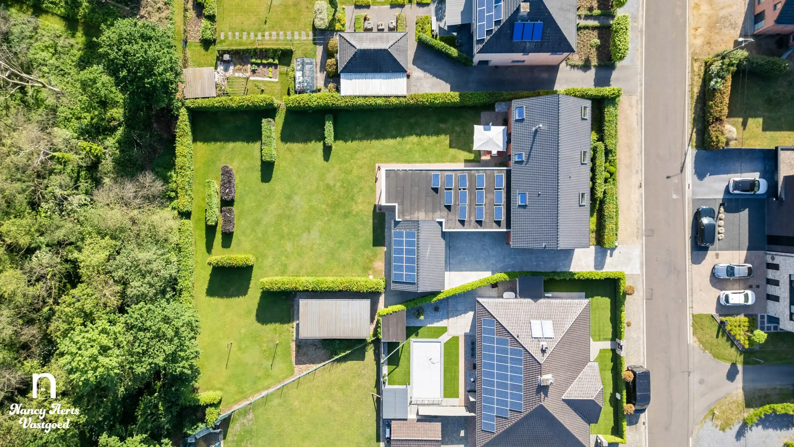 Luxe villa met karakter en hedendaags comfort in het groen foto 34