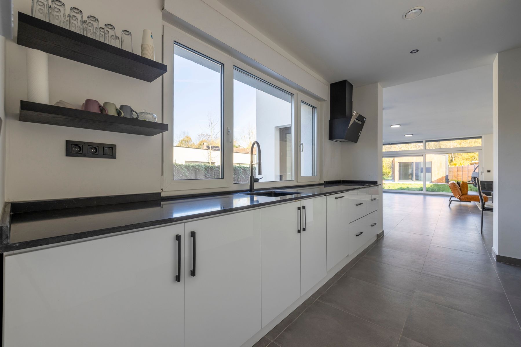 Prachtig vernieuwde woning met bijgebouw en tuin in Heusden foto 4